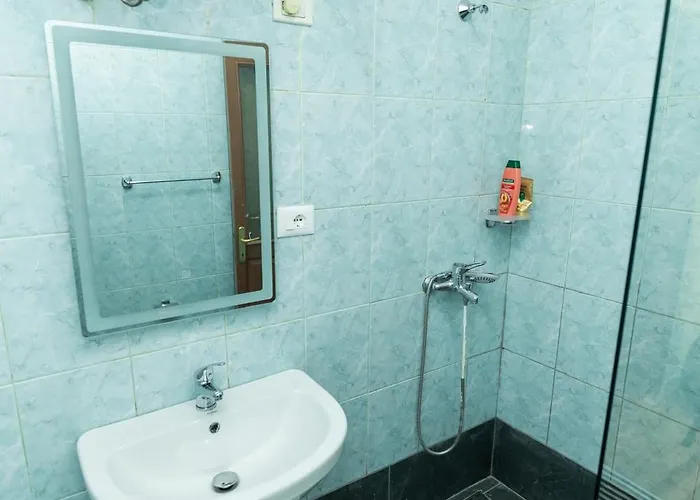 Select 7 * 티라나