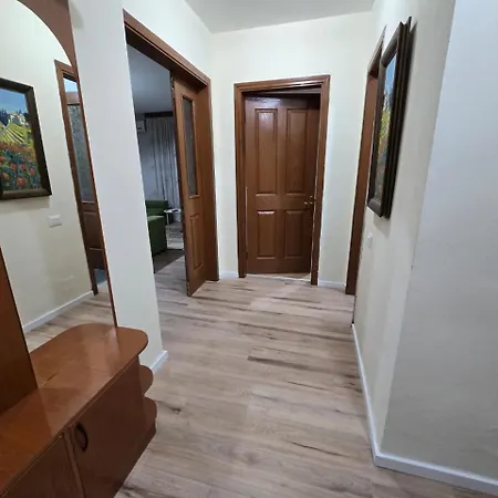 Apartment Select 7 *