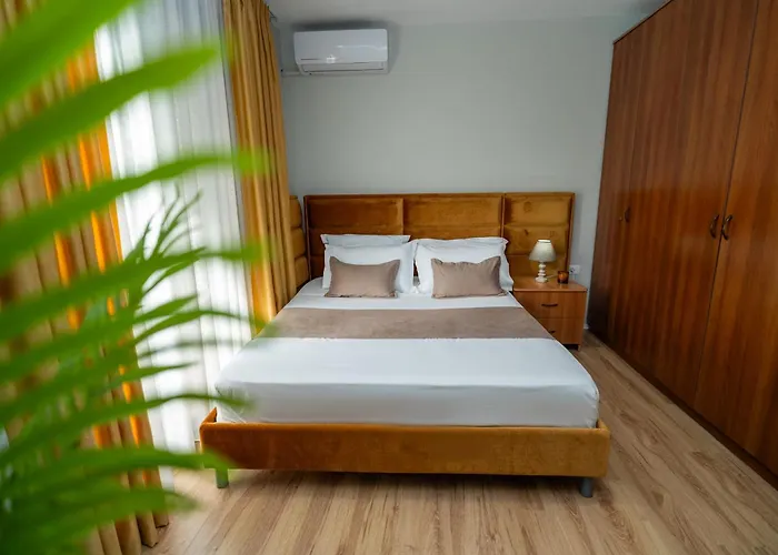 Select 7 Apartment *